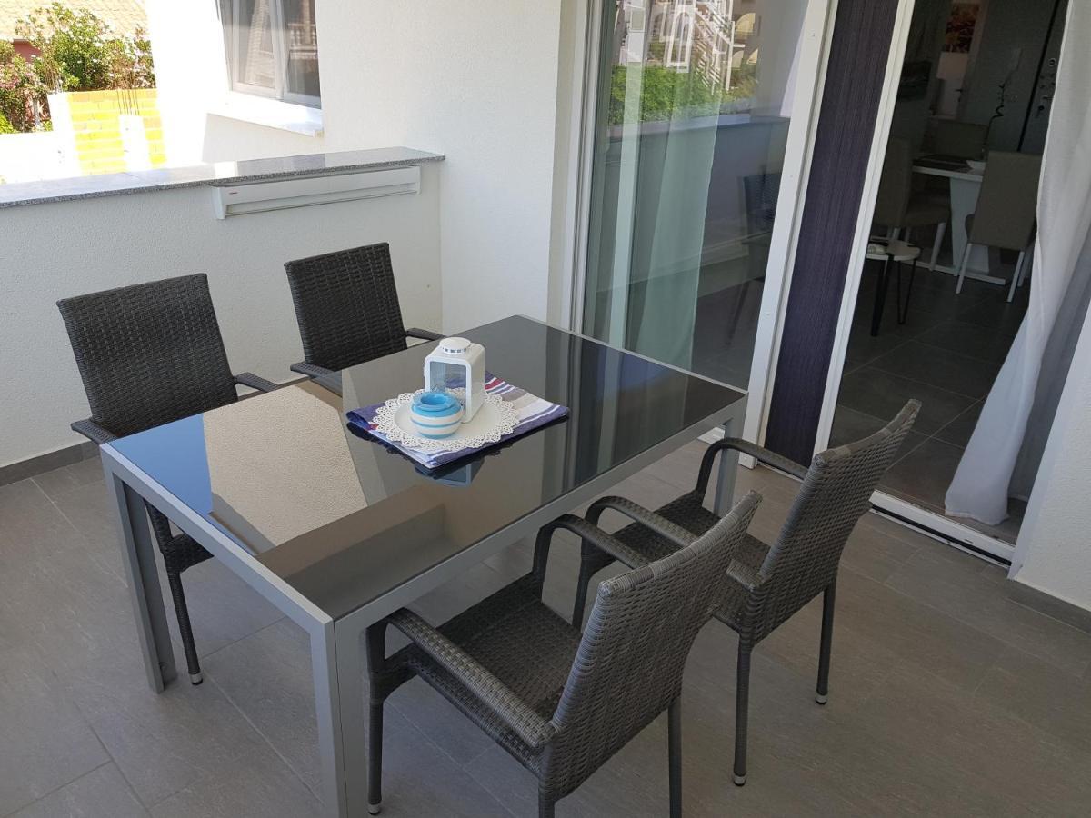 Villa Gabriel Nin Eksteriør billede